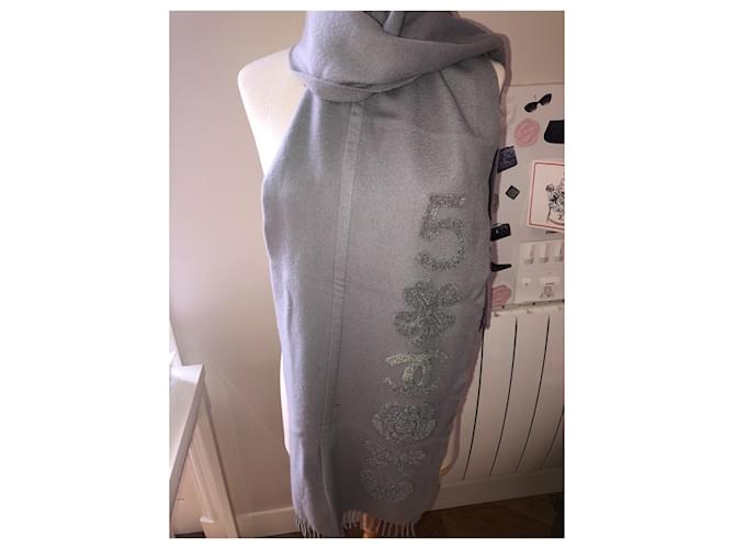 Sciarpa Chanel in cashmere grigio - vista 2