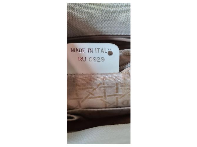 Bolso Christian Dior de charol color eggshell Blanco roto - vista 8