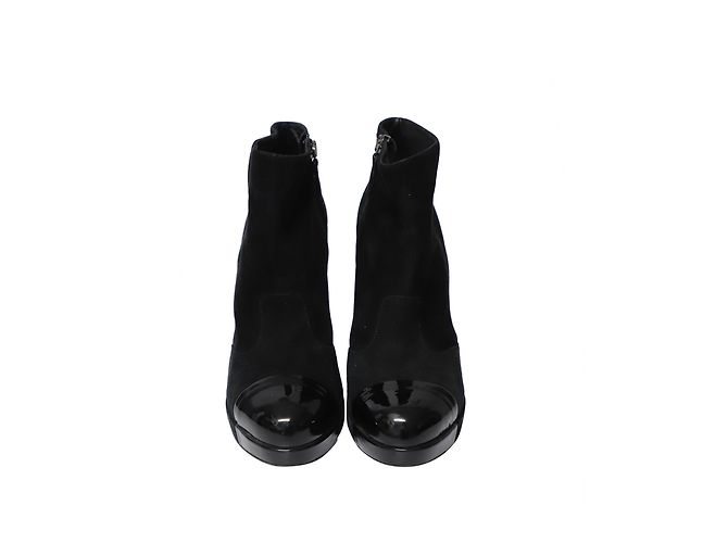 Botines con plataforma y puntera en charol en ante negro de Chanel - vista 2