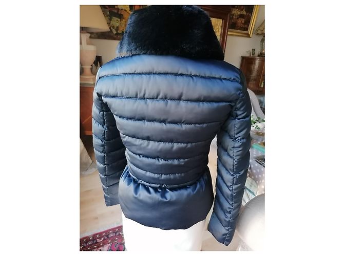 Chaqueta acolchada CAROLL de raso azul marino con cuello de pelo desmontable - vista 3