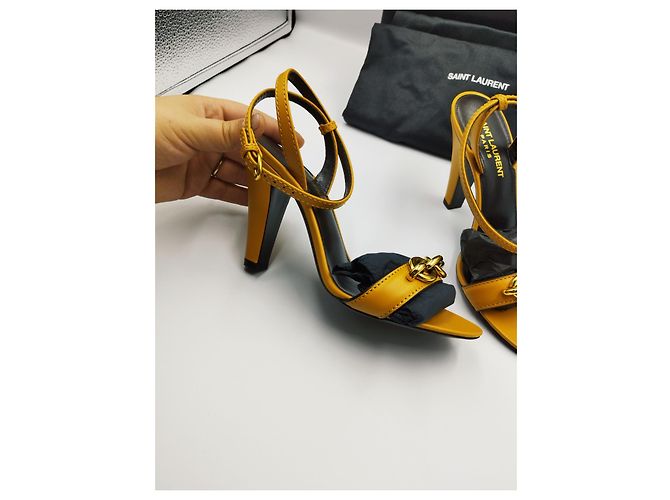 Sandali Saint Laurent Le Maillon in pelle marrone chiaro - vista 5