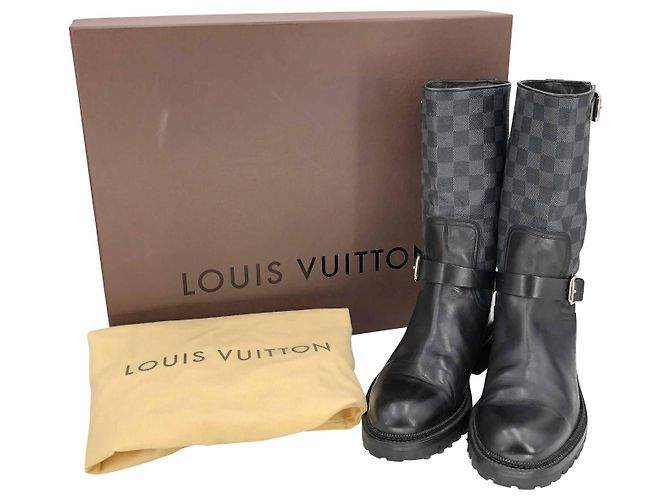 Louis Vuitton boots in graphite damier Grey - view 6