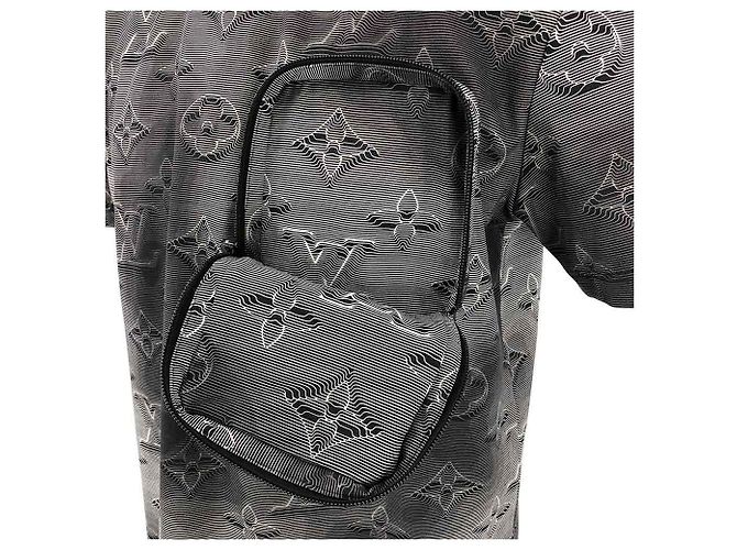 Louis Vuitton t-shirt in grey polyamide with 3D effect monogram - view 5