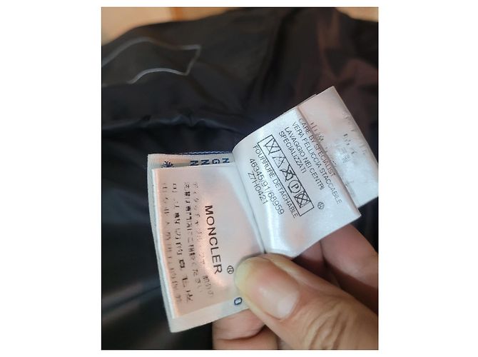 Moncler negro con capucha ribeteada en pelo - vista 13