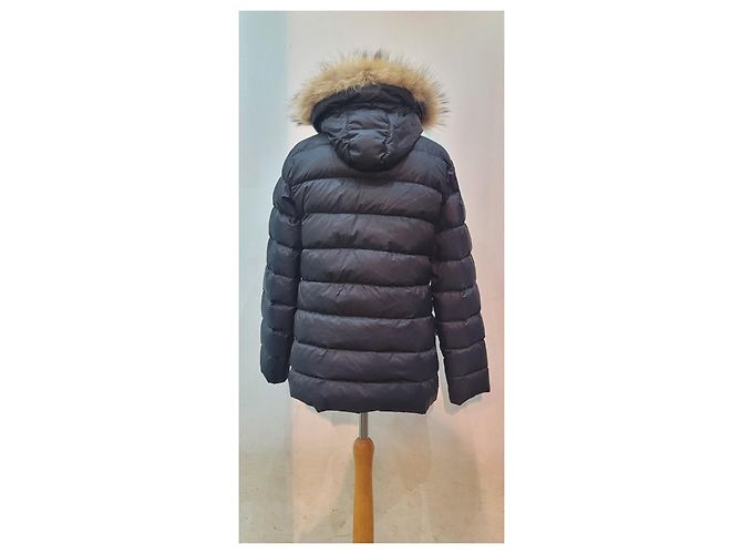 Moncler negro con capucha ribeteada en pelo - vista 2