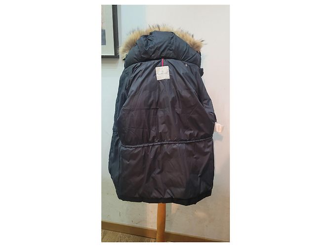 Moncler negro con capucha ribeteada en pelo - vista 3