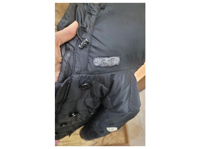 Moncler negro con capucha ribeteada en pelo - vista 8