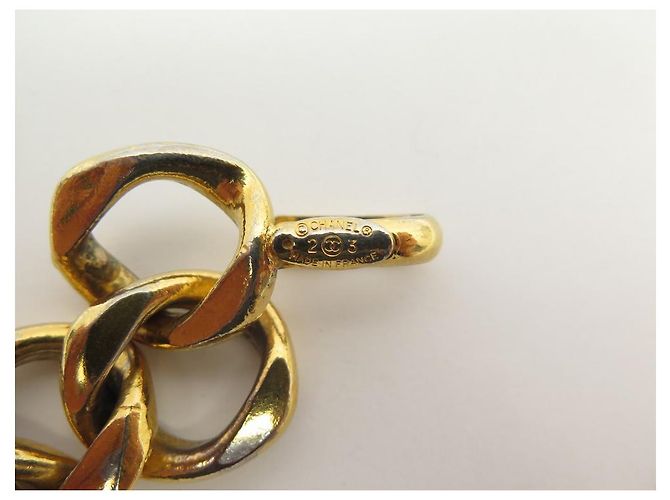 Medaillon CINTURA VINTAGE CHANEL CATENA MEDAGLIONE CC T90 DA CASTELLANO 1984 cintura D'oro - vista 3