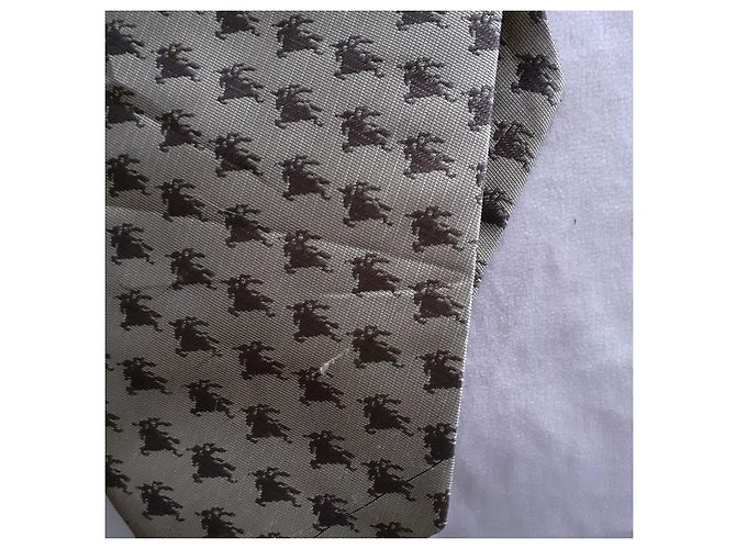 Cravatta Burberry in seta dorata D'oro - vista 3