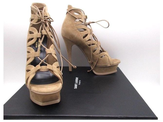 Saint Laurent Tribut 16 Ghillie-Heel in Taupe - Ansicht 2