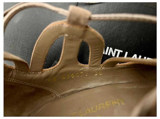 Saint Laurent Tribut 16 Ghillie-Heel in Taupe - Ansicht 5