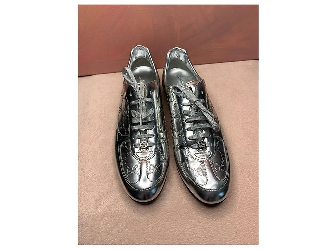 Sneakers Gucci in pelle argento da donna - vista 2