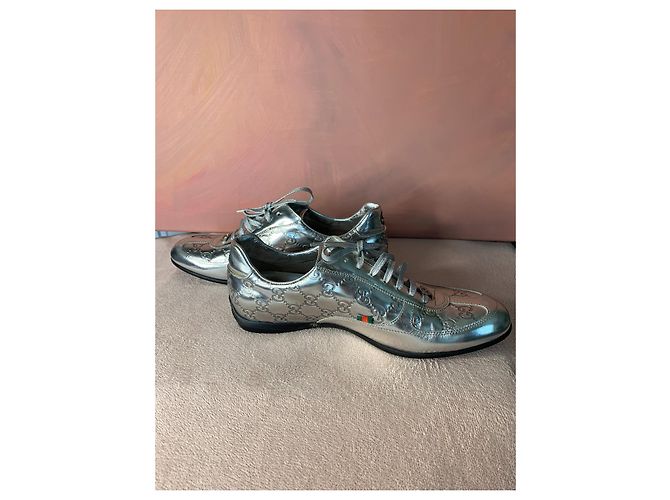 Sneakers Gucci in pelle argento da donna - vista 3