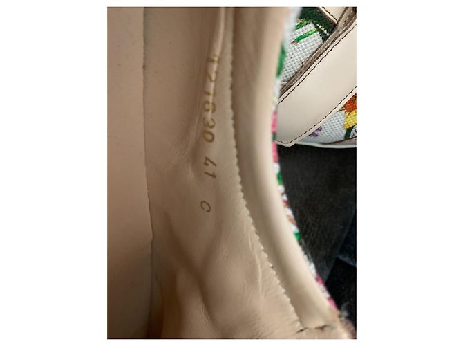 Sneakers Gucci in pelle rosa da donna - vista 3