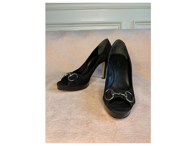 Scarpins Gucci em camurça preta Preto - vista 2