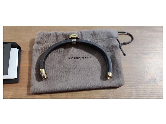 Bracciale Bottega Veneta in pelle nera e oro Nero D'oro - vista 5