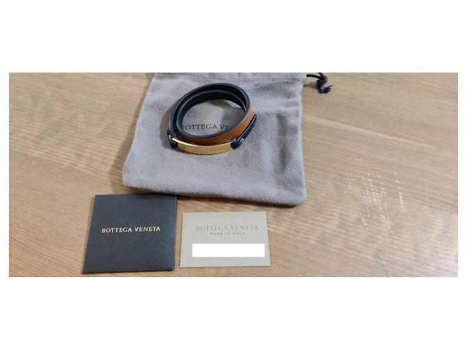 Bottega Veneta Armband aus Leder und goldener Panzerkette Braun Schwarz Gold hardware - Ansicht 2