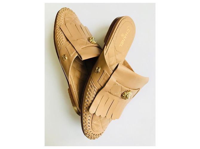 Mule Chanel in pelle trapuntata beige - vista 15