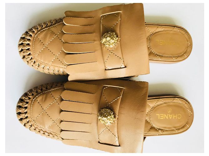 Mule Chanel in pelle trapuntata beige - vista 3