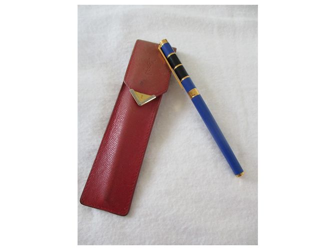 Yves Saint Laurent Stylo avec étui cuir. - vista 3