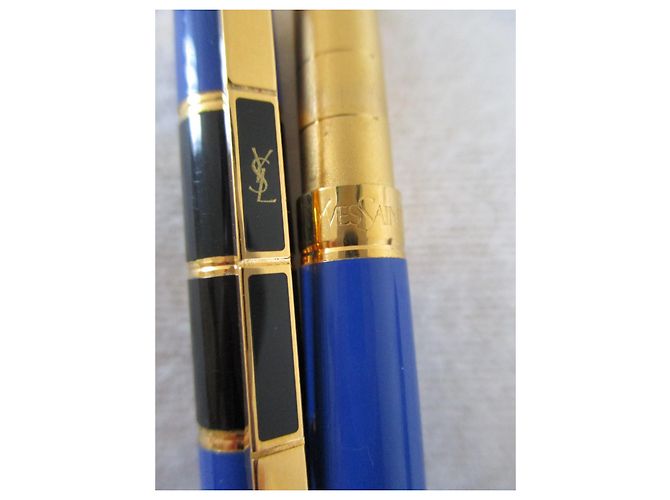 Yves Saint Laurent Stylo avec étui cuir. - vista 6