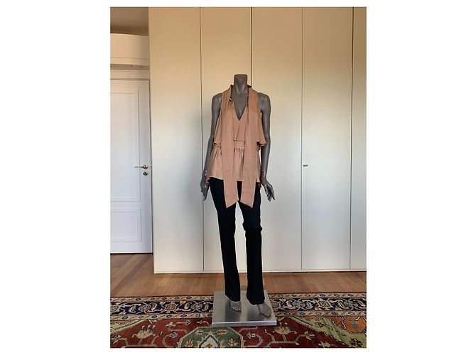 Bcbg Max Azria Celline Blusa sem mangas com peplum e gola amarrada Avelã - vista 5