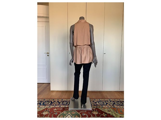 Bcbg Max Azria Celline Blusa sem mangas com peplum e gola amarrada Avelã - vista 8