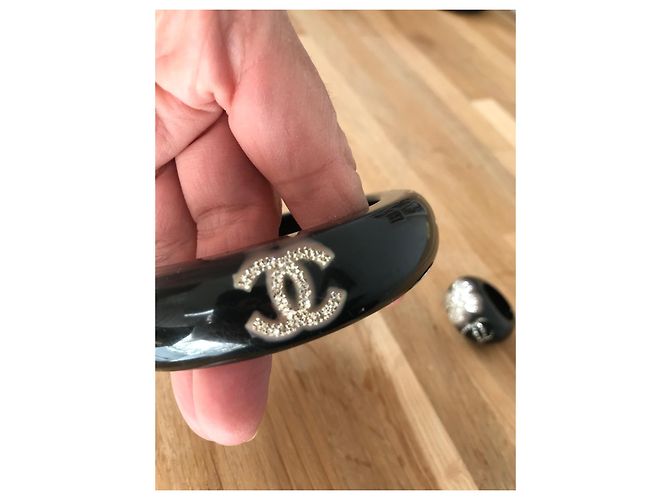 Set Chanel Bracciale e Anello in Resina Nero Argentato Argento - vista 3