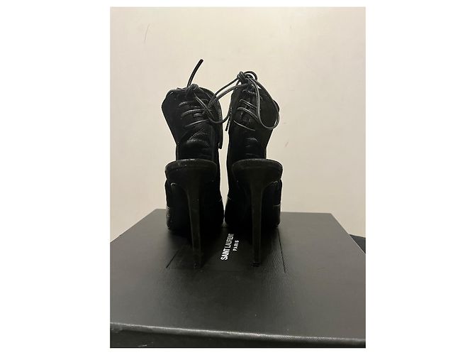 Saint Laurent Jane tacchi con allacciatura e goffratura Nero - vista 5