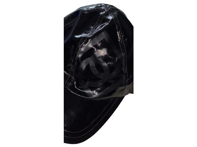 EXCELENTE Y AUTÉNTICA GORRA CHANEL SPORT EN VINILO NEGRO T.l - vista 2