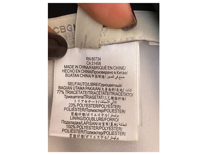 Bcbg Max Azria BCBGMaxazria Landebahn CAIT LMQ62C07 - 36 DOVE mittellanges Kleid Grau - Ansicht 8