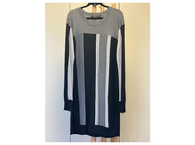 Bcbg Max Azria BCBGMaxazria Langarm-Pullover-Kleid in Grau-Schwarz-Kombination mit Farbblock - Ansicht 2
