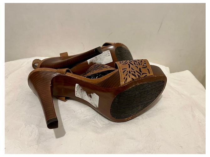 Diane Von Furstenberg Sandali DvF Iris in pelle di capra tagliata al laser Marrone - vista 6