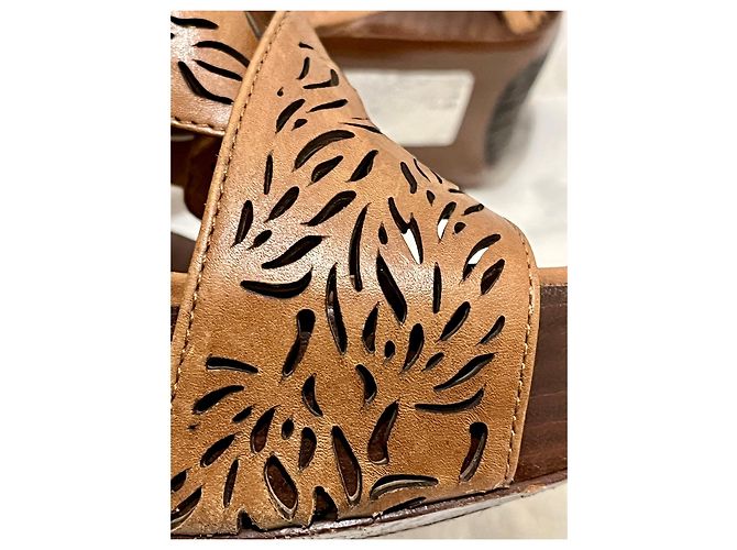 Diane Von Furstenberg Sandali DvF Iris in pelle di capra tagliata al laser Marrone - vista 8