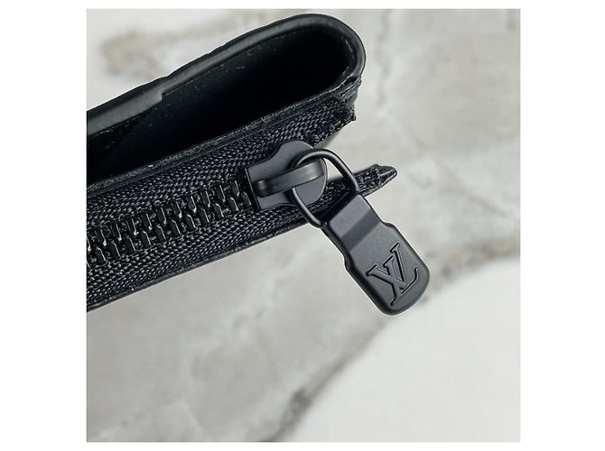 Louis Vuitton Portefeuille Ibrido Nero - vista 10