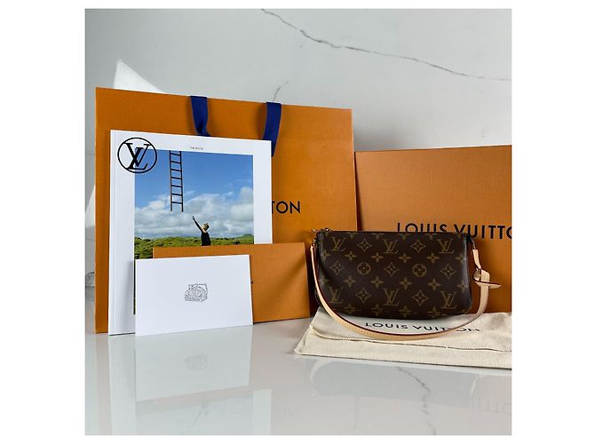 Pochette accessori Louis Vuitton Nm Marrone - vista 3