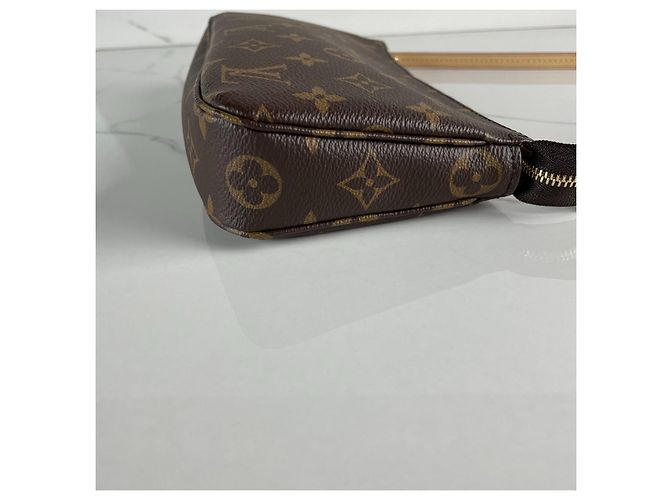 Pochette accessori Louis Vuitton Nm Marrone - vista 6