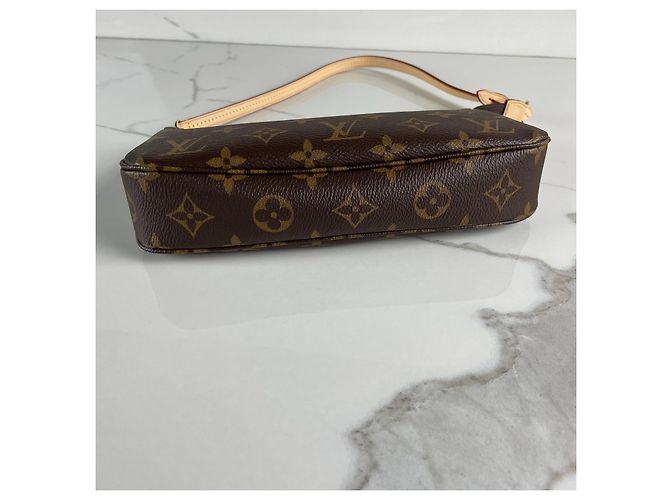 Pochette accessori Louis Vuitton Nm Marrone - vista 7
