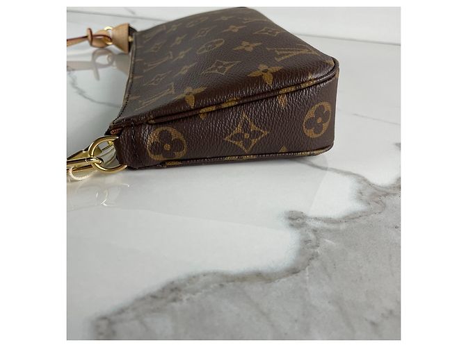 Pochette accessori Louis Vuitton Nm Marrone - vista 8