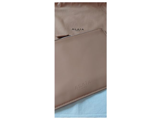 Pochette Alaïa in pelle beige - vista 4