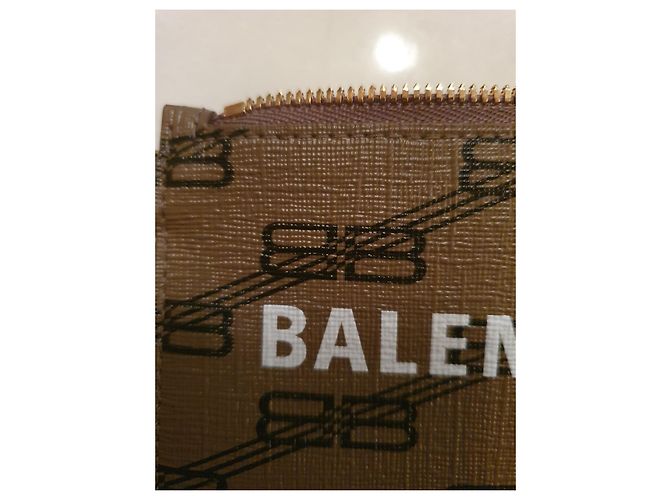 Pochette Balenciaga in pelle marrone - vista 2