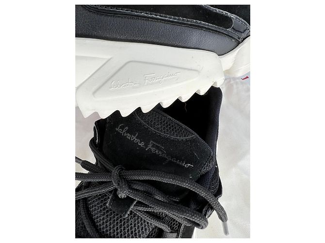 Sneakers Skylar Salvatore Ferragamo in camoscio e rete nere - vista 10