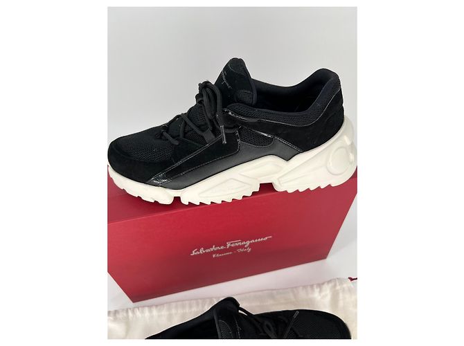 Sneakers Skylar Salvatore Ferragamo in camoscio e rete nere - vista 12