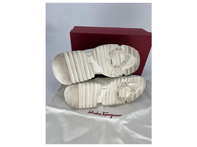 Sneakers Skylar Salvatore Ferragamo in camoscio e rete nere - vista 13