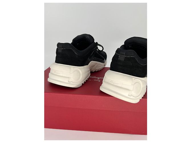 Sneakers Skylar Salvatore Ferragamo in camoscio e rete nere - vista 5
