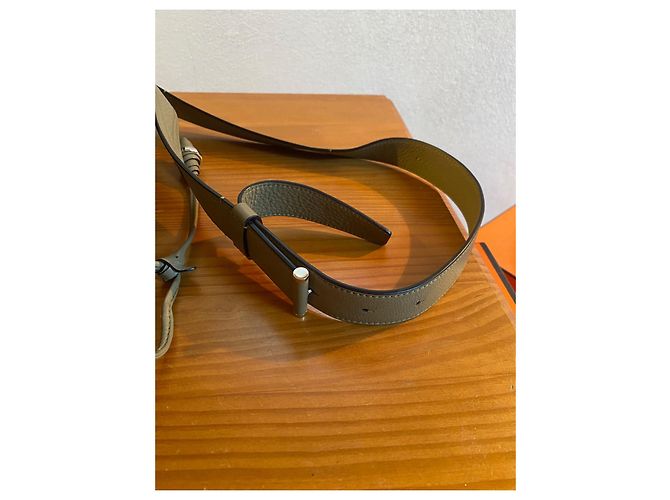 Borsa a secchiello Lancel Le Huit in pelle verde oliva - vista 9