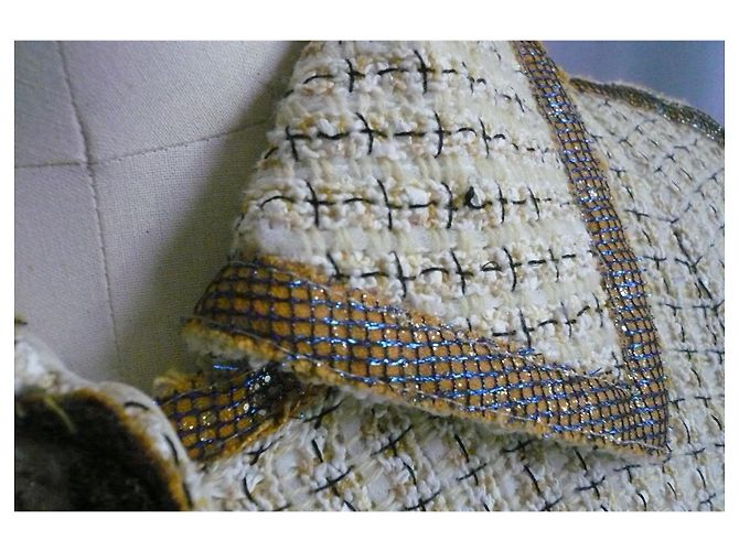 CHANEL Kurze beige Tweedjacke BE T38 - Ansicht 6