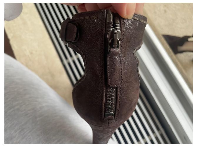 Décolleté Prada Marrone Scuro Nubuck Taglia 40 - vista 3