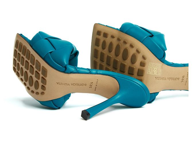 Mule Bottega Veneta Lido in pelle blu - vista 5