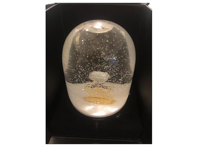 Chanel Boule à neige Blanche - vue 3